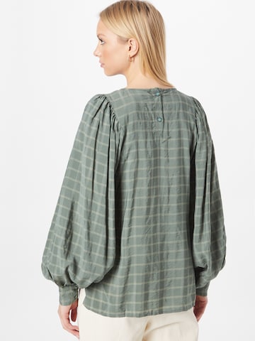 Claire - Blusa 'Rozetta' em verde