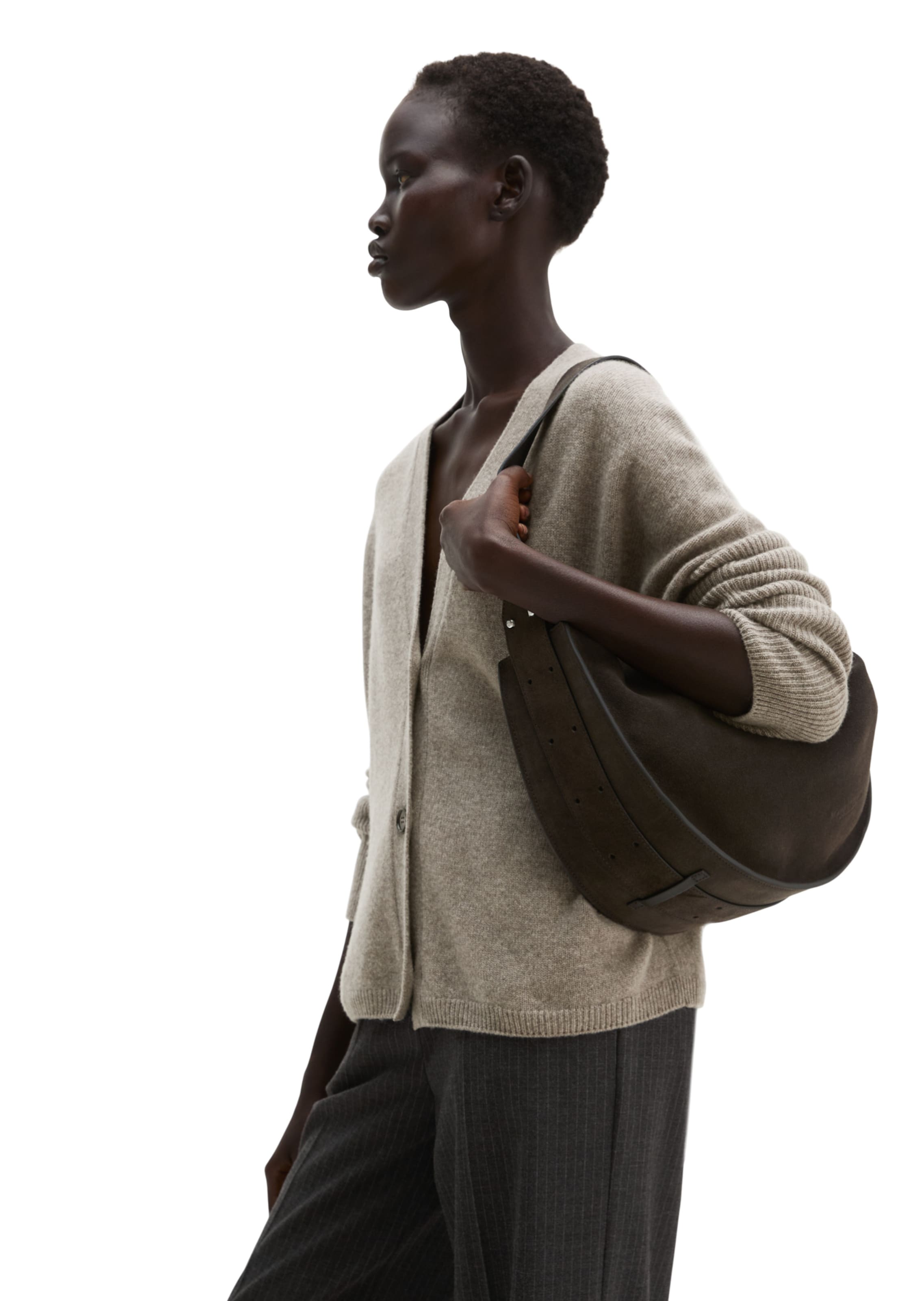 Marc O'Polo Schultertasche 'Aamu' in Braun: Vorderseite