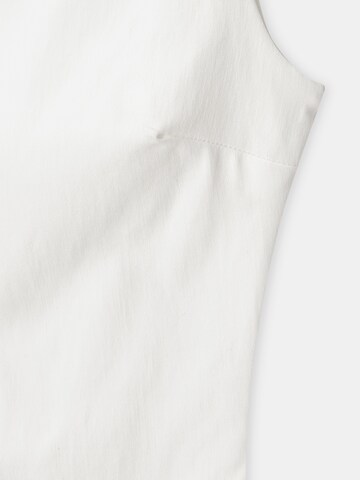 Robe Pull&Bear en blanc