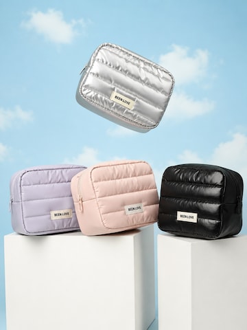 MEVYRA Toiletry Bag in Purple