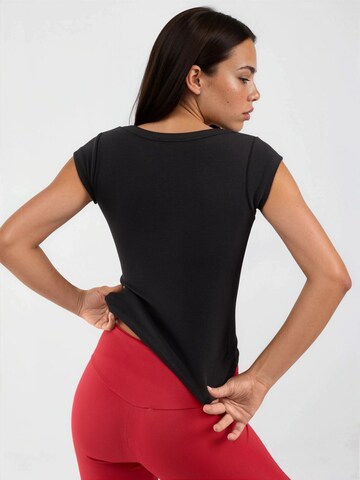 Busem - Blusa em preto