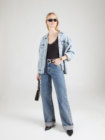 ABOUT YOU Top 'Sila' | črna barva