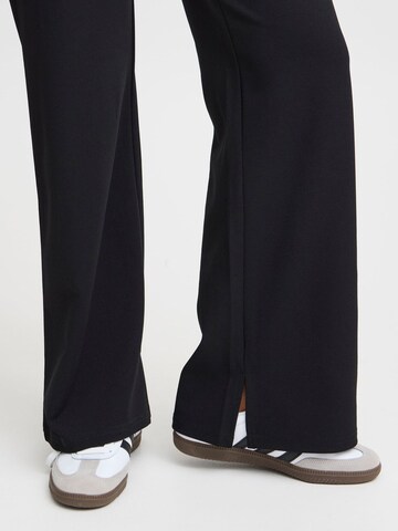 ICHI - Loosefit Calças chino 'Mila' em preto