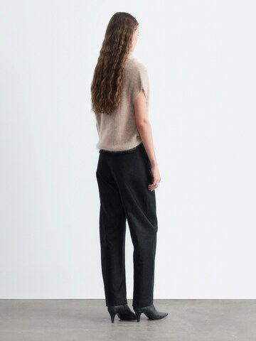 & Other Stories Barrel Trousers in Black
