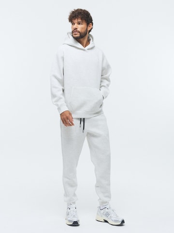 Effilé Pantalon 'RECREATION Scuba Jogger' DRILLS Apparel en blanc