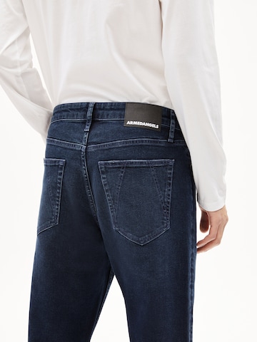 Regular Jean ARMEDANGELS en bleu