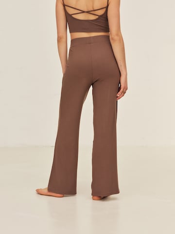 ABOUT YOU x Sofia Tsakiridou Flared Pants 'Alisa' in Brown