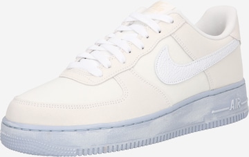 Sneaker bassa 'AIR FORCE 1 07 LV8 EMB' di Nike Sportswear in bianco: frontale