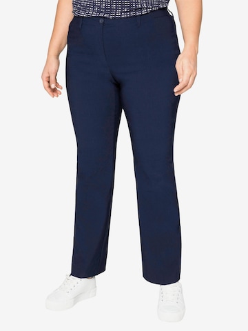 SHEEGO Bootcut Broek in Blauw: voorkant