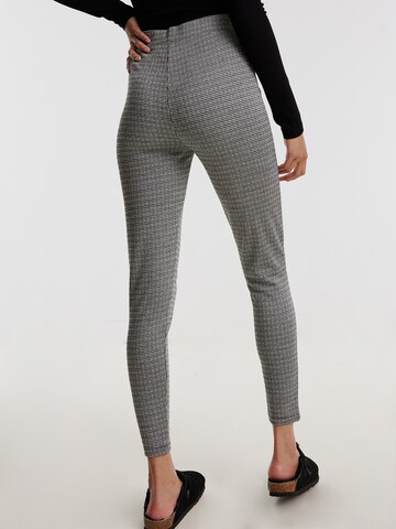 Skinny Leggings 'Rebecca' di EDITED in grigio