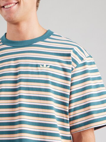 ADIDAS ORIGINALS - Camiseta en verde