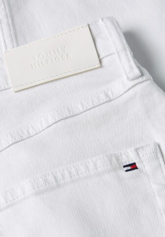 TOMMY HILFIGER Loosefit Džíny – bílá