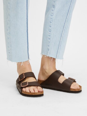 BIRKENSTOCK Pantolette 'Arizona' in Braun: predná strana