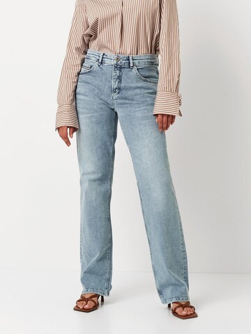 TONI Regular Jeans in Blue: front