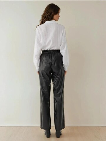 regular Pantaloni di Hiccup in nero