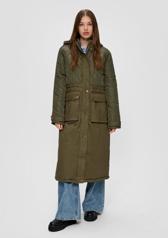 QS Winter Coat in Green: front