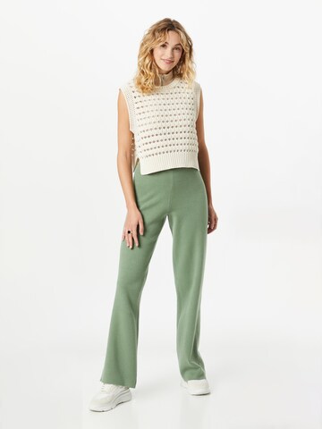 VERO MODA Wide leg Trousers 'GOLD NEEDLE' in Green