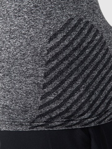 Smilodox Funktionsshirt 'Brave' in Grau