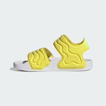 Claquettes / Tongs 'Adilette' ADIDAS SPORTSWEAR en jaune