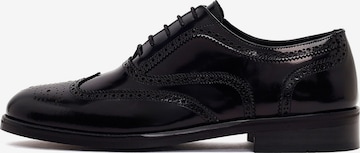 Derimod - Sapato com atacadores em preto: frente