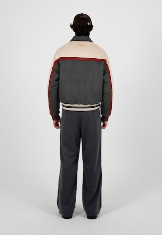 Prohibited Tussenjas 'Club' in Groen