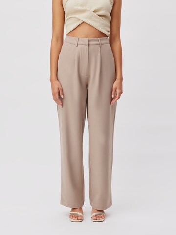 LeGer by Lena Gercke Loose fit Pleat-front trousers 'Inge' in Brown: front