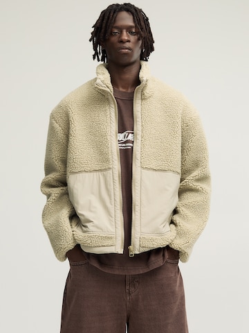 Pull&Bear Between-season jacket in Beige: front