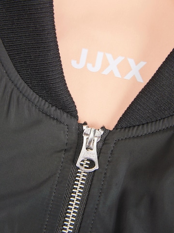 JJXXPrijelazna jakna 'Ample' - crna boja