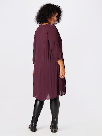 Robe 'Louisa' KAFFE CURVE en rouge