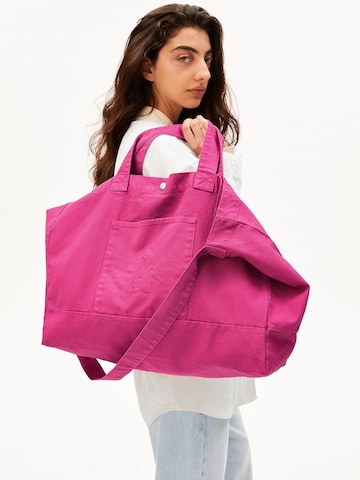 ARMEDANGELS Pouch in Pink: front