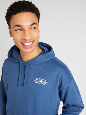 HOLLISTER Mikina 'APAC EXCLUSIVE' – modrá