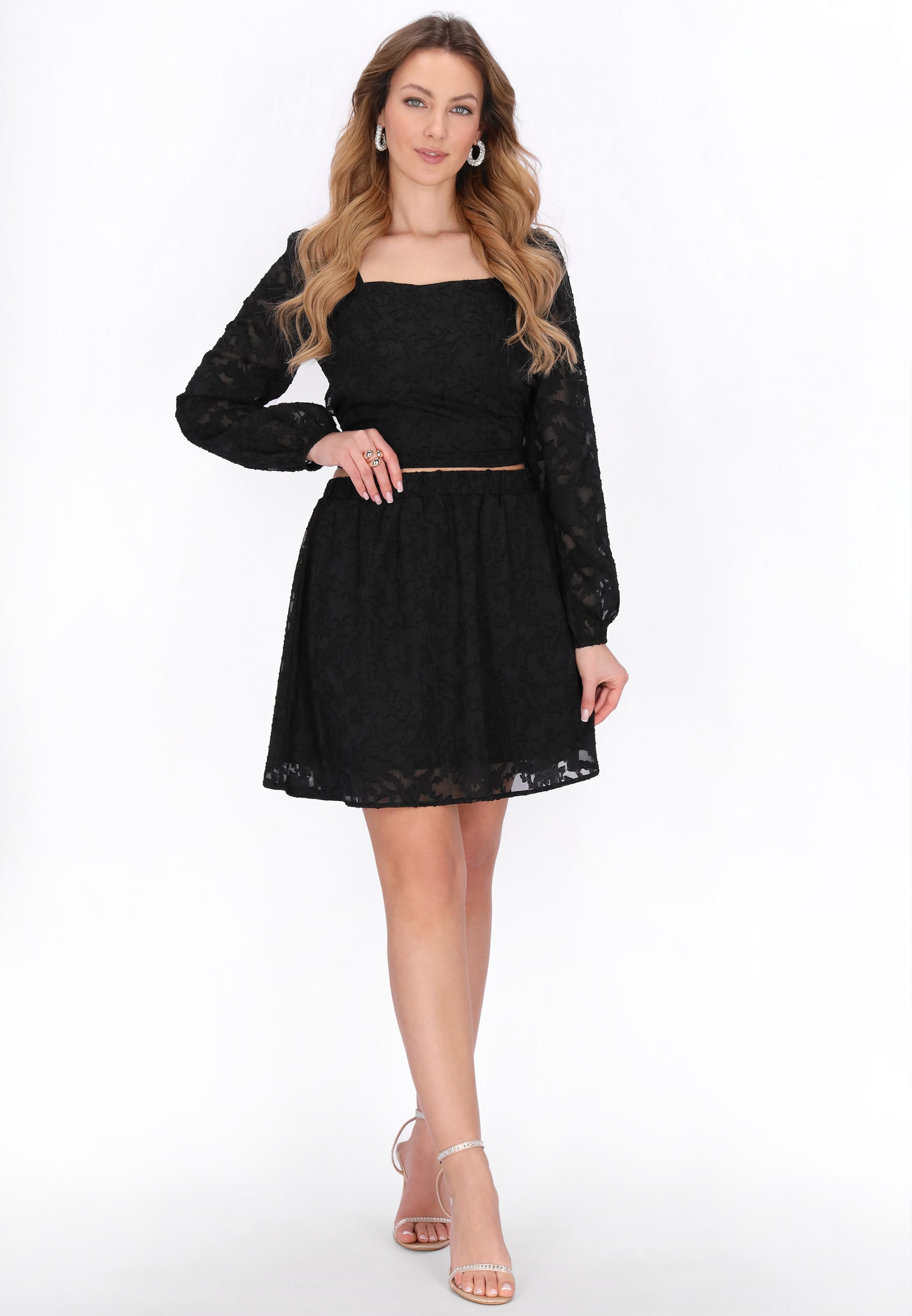 Jupe faina en noir : devant