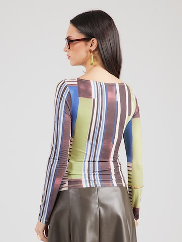 TOPSHOP T-shirt 'CAROLINE' i grön