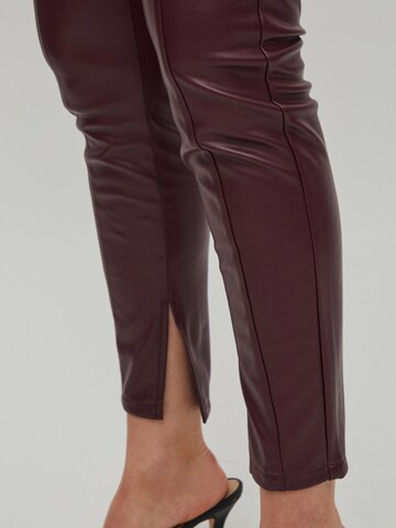 VILA Skinny Pants 'Dagmar' in Red