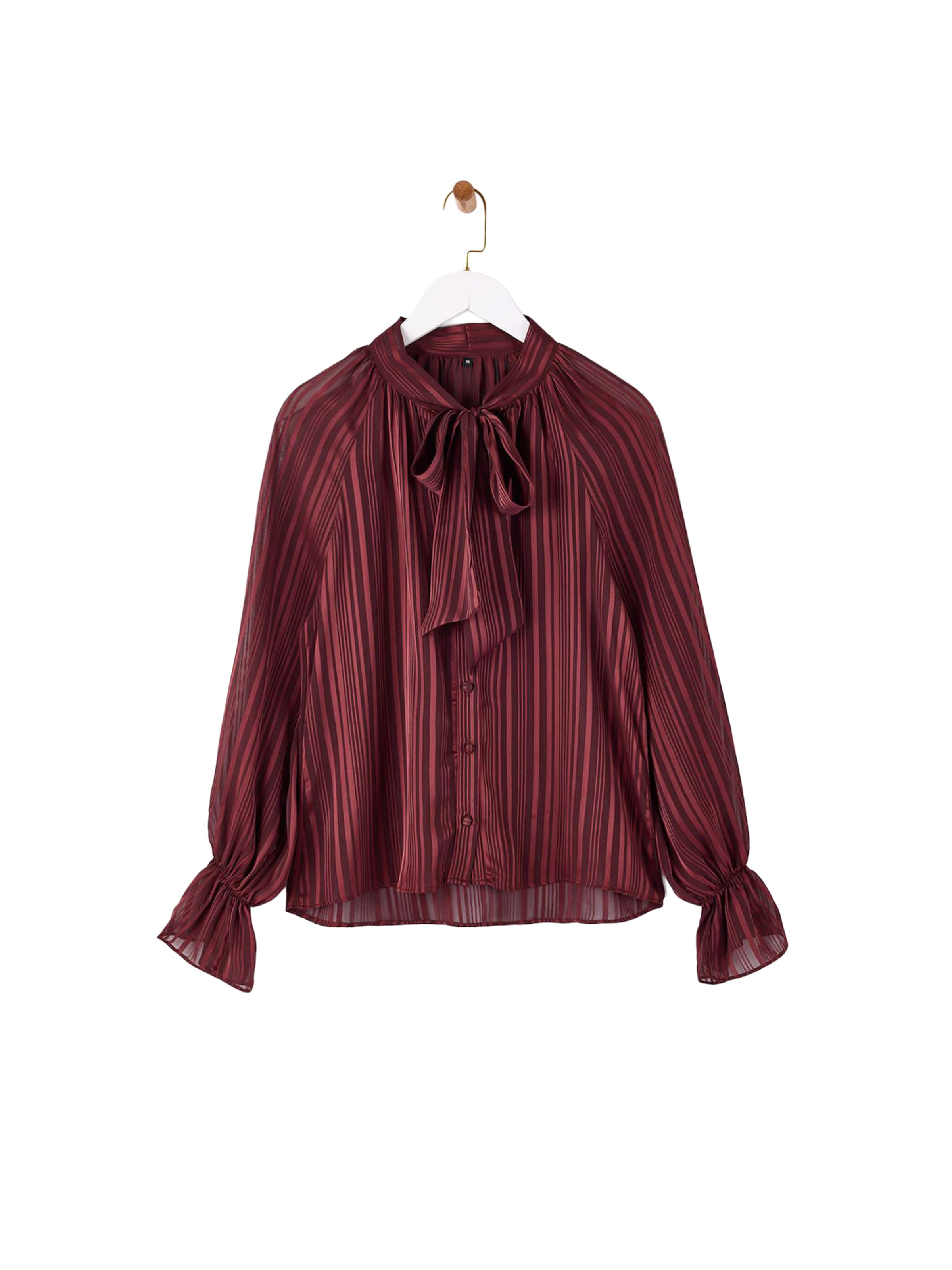 Trendyol - Blusa en rojo: frente