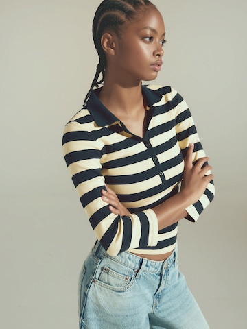 Bershka Shirt in Blue: front
