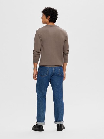 SELECTED HOMME Sweatshirt in Brown