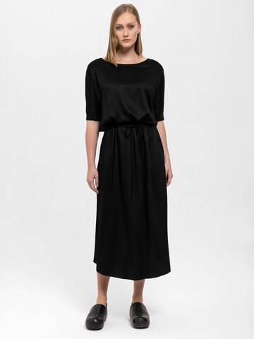 Robe Anou Anou en noir : devant