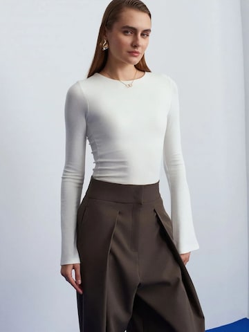 Dilvin Shirt in White: front