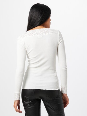 rosemunde - Camiseta en blanco