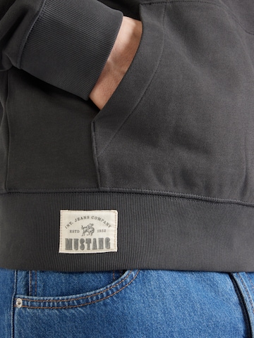 MUSTANG Sweatshirt 'Eden' i svart