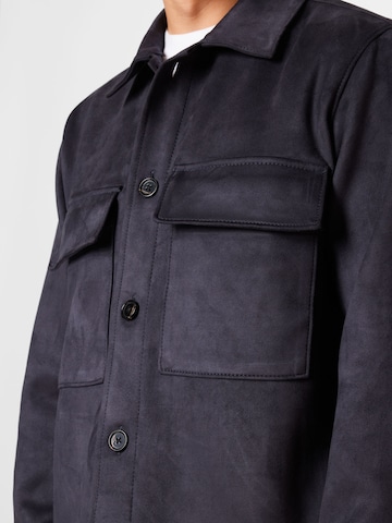 Abercrombie & Fitch Демисезонная куртка в Черный