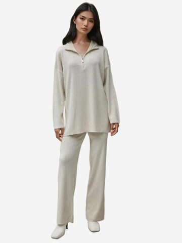 Completo pantalone di Hiccup in beige: frontale