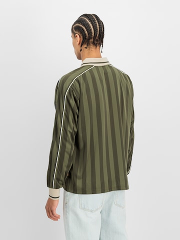 ALPHA INDUSTRIES Poloshirt in Grün: Rückseite