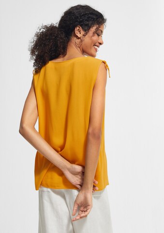 comma casual identity Блуза в жълто: отзад