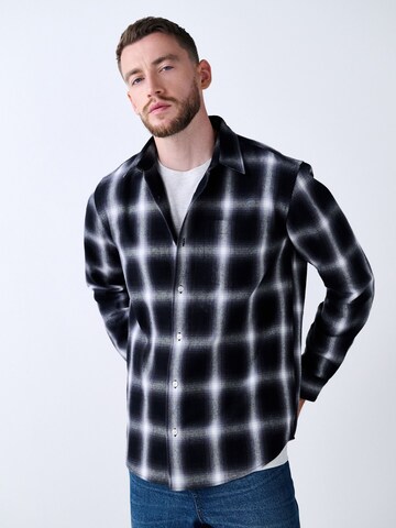 Regular fit Camicia di Next in nero: frontale