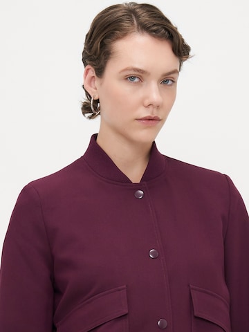 Vero Moda Tall Jacke 'VMAMALA' in Rot