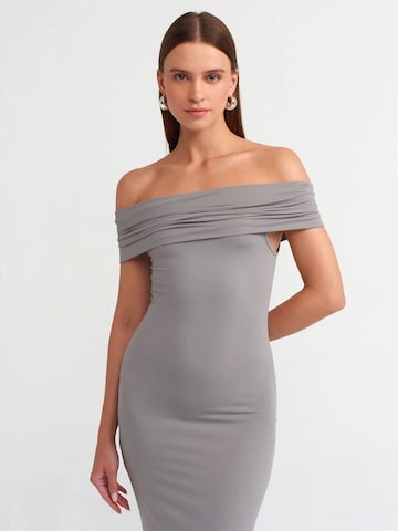 Dilvin Dress in Grey