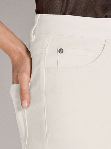 MADELEINE Regular Jeans in White
