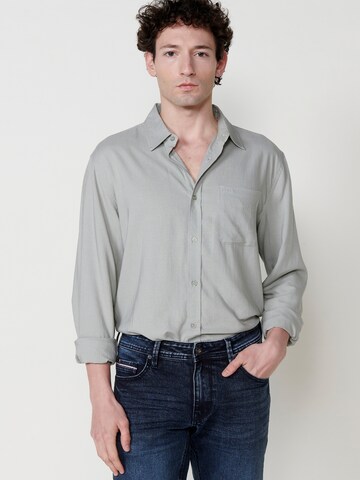 KOROSHI Regular fit Button Up Shirt in Green: front